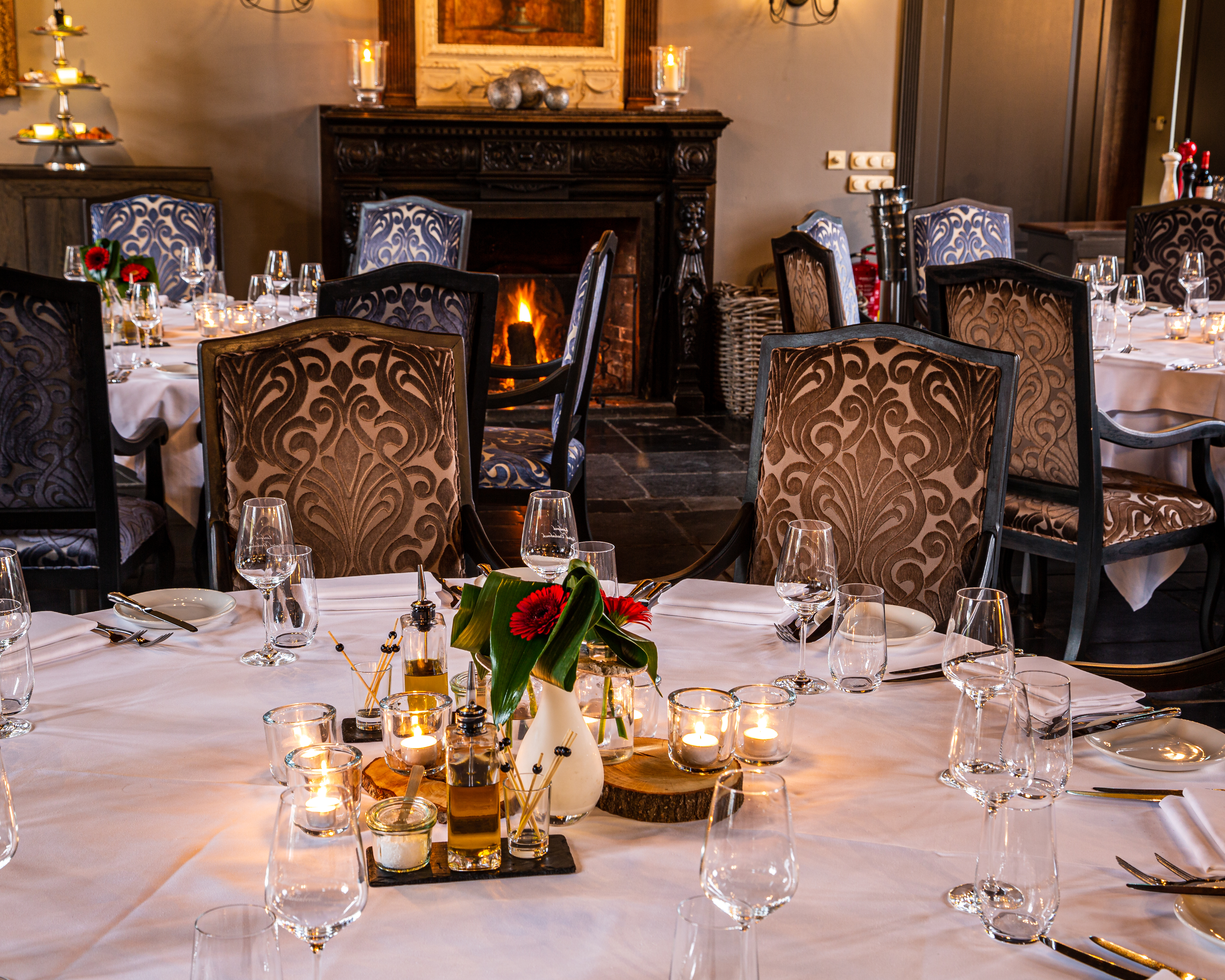 Mooi gedekte tafel in Kasteel Daelenbroeck