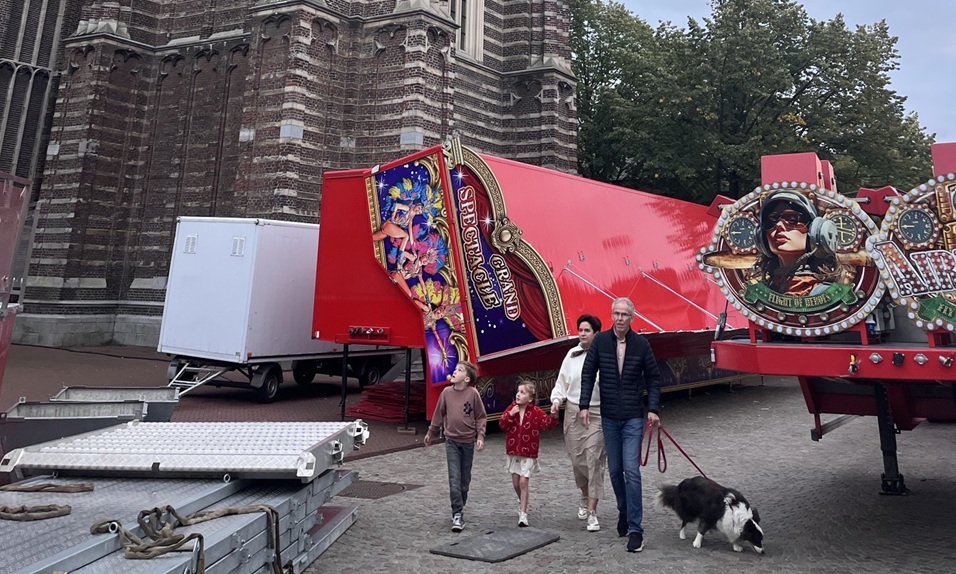 Opbouw Kermis Weert 10.000 stappen vol kermisplezier 